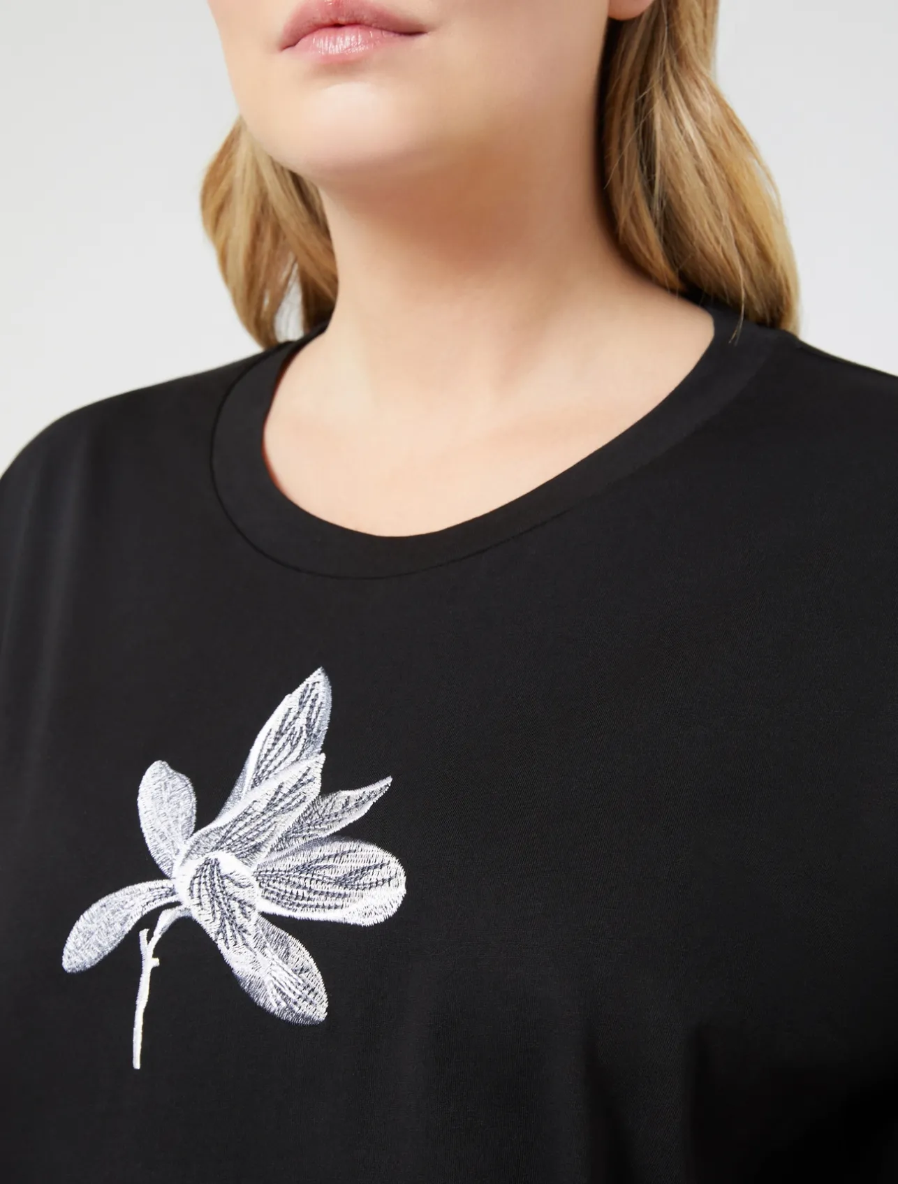 T-shirt in jersey con ricamo*Marina Rinaldi Discount